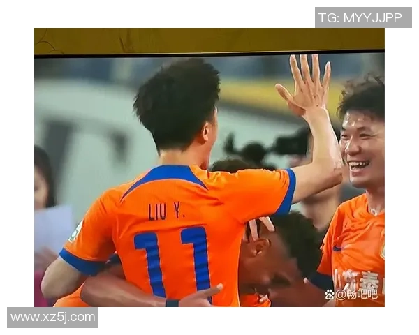 聚焦足球球星电视精彩瞬间展现绿茵场上激情与荣耀