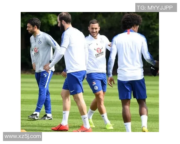 足球巨星追踪：生活、训练、比赛全记录